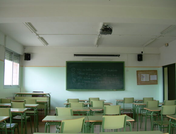 Disputar la educación: imperativo para la pedagogía del siglo XXI Disputar la educación: imperativo para la pedagogía del siglo XXI